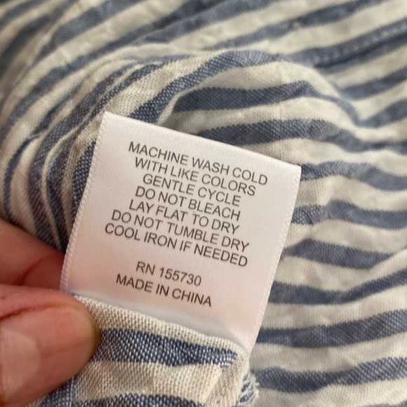 Oversized, short sleeve button up blue and white striped seer-sucker shirt - Picture 8 of 8